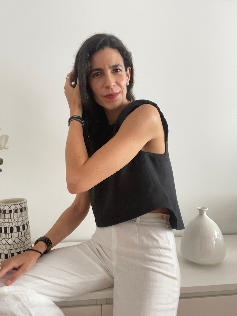 o Top Vienna em Linho Preto