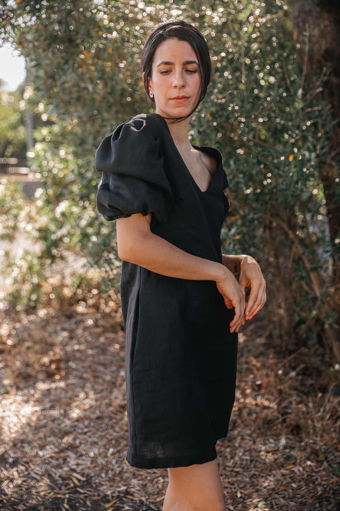 o vestido Midday em linho preto 