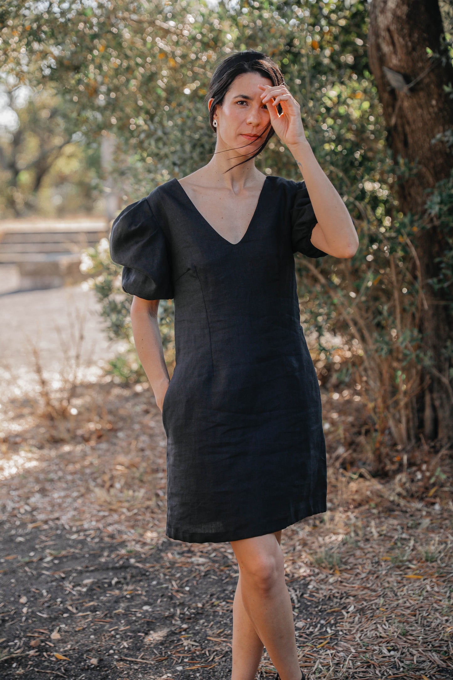 o vestido Midday em linho preto 